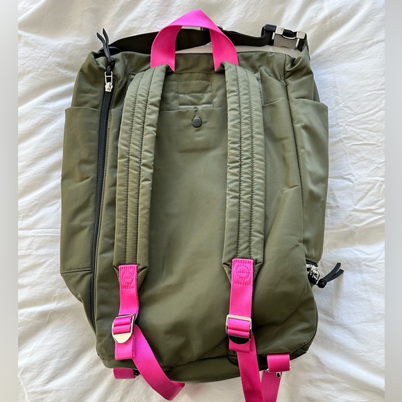 Shorty love boxer large backpack in army green - Picture 8 of 9